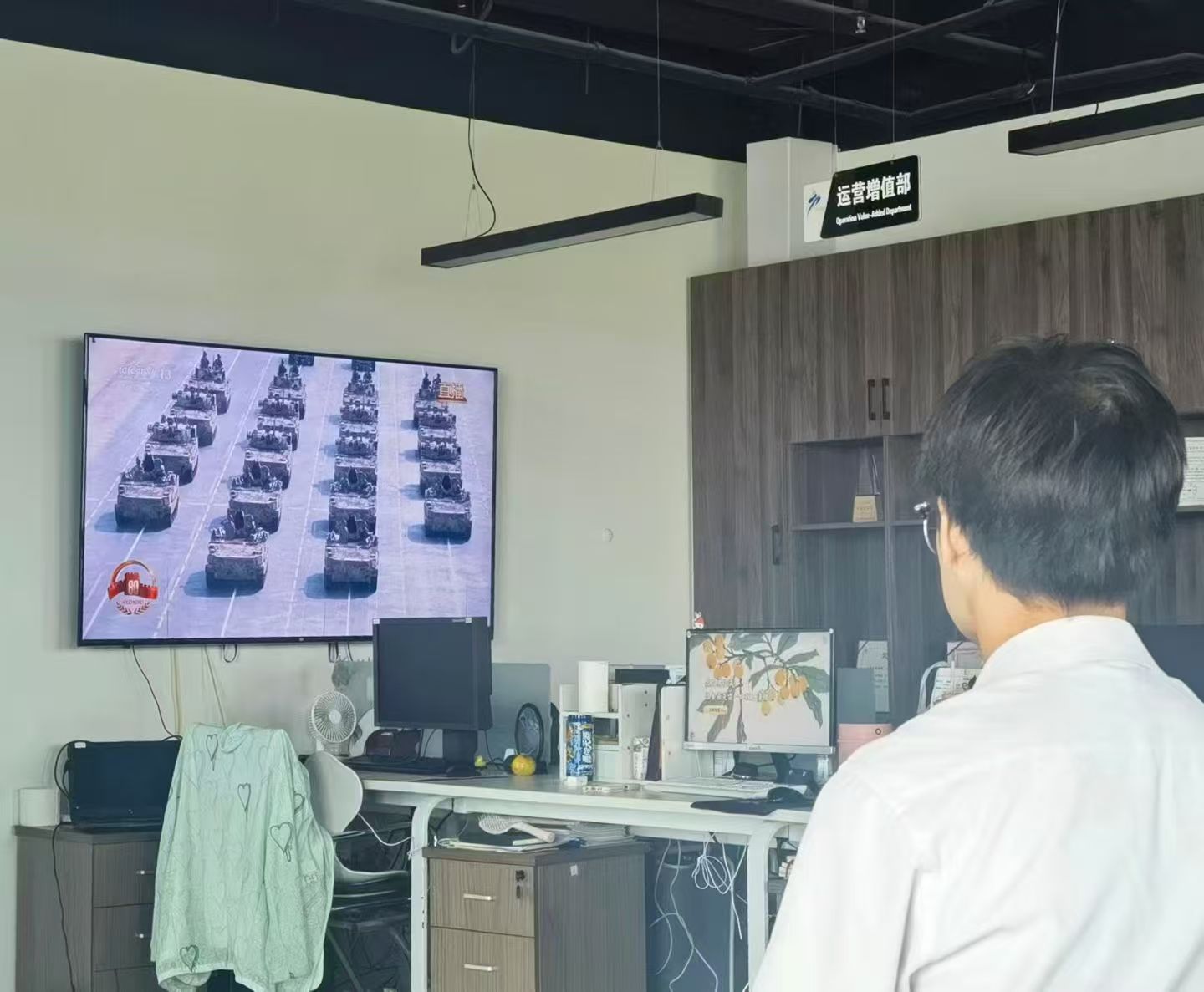 1760172271601833.jpg efe32a882d7fcb47f15a81c1ec9401cb.jpg